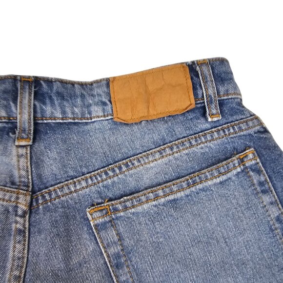 Womens 6 Light Blue Wash Distressed Festival Summer Raw Hem Jean Denim Shorts - Picture 6 of 10